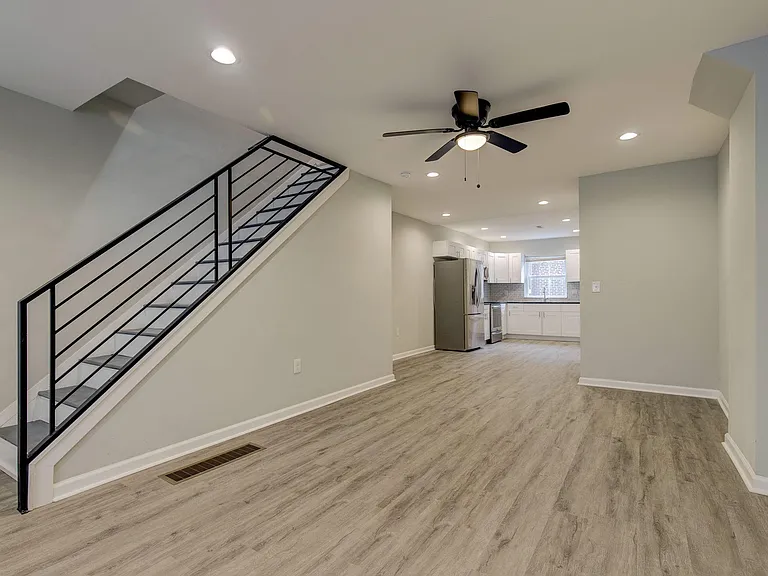 4021 Howland St — Photo 3