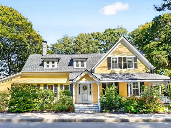 241 Vinton St, Melrose, MA 02176
