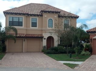 704 Mission Bay Dr, Satellite Beach, FL 32937