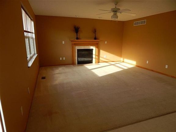 4th image of 5755 Eagle Creek Ct