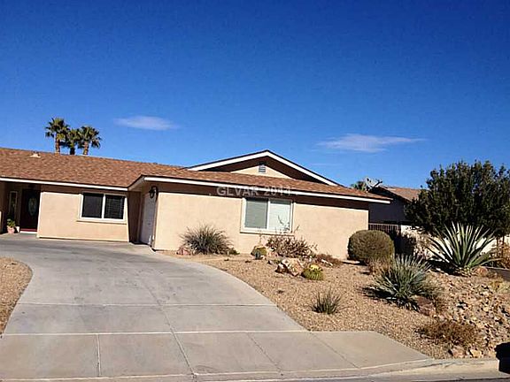 4th image of 320 E Chaparral Dr