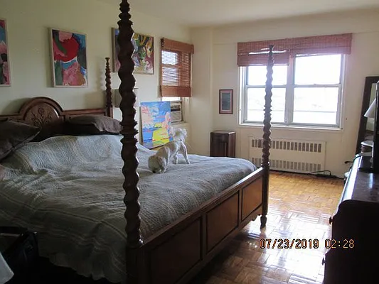Sold by Vivian Oleen, LREB | media 4