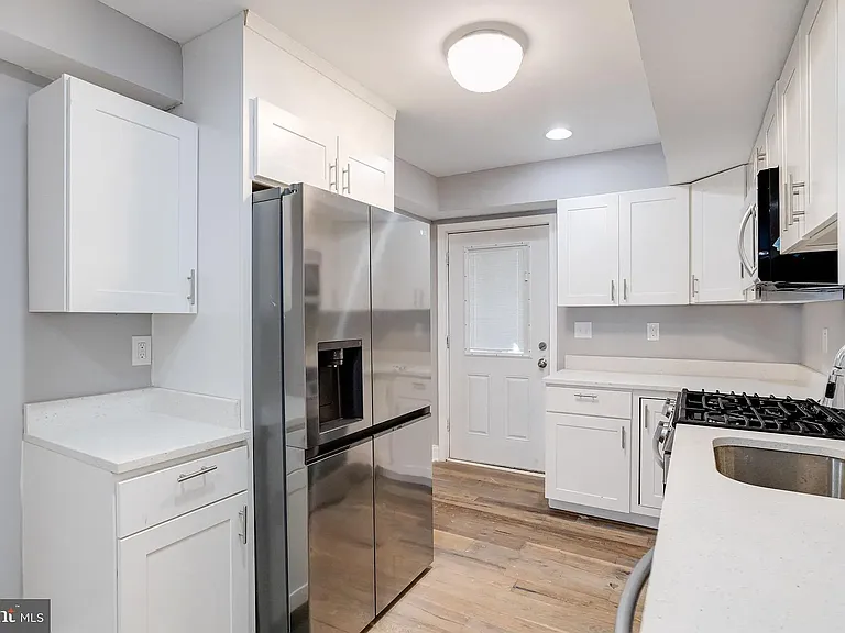 616 S Luzerne Ave — Photo 11