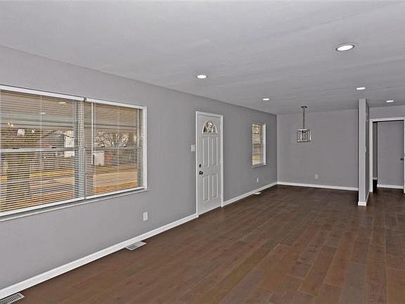 2nd image of 212 E Pottle Ave