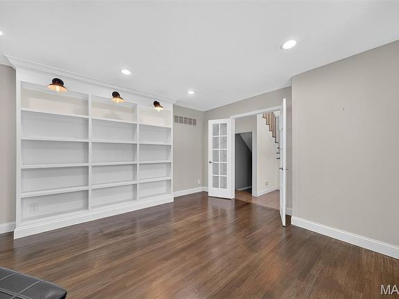 5th image of 107 Falmouth Dr