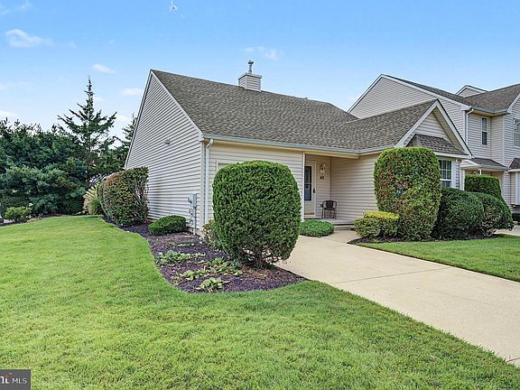3rd image of 40 Pebble Beach Ln