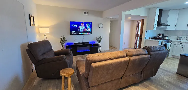 1733 Ophir Dr — Photo 2