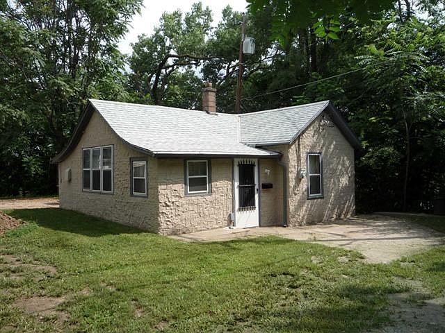 2nd image of 4915 N 35th St