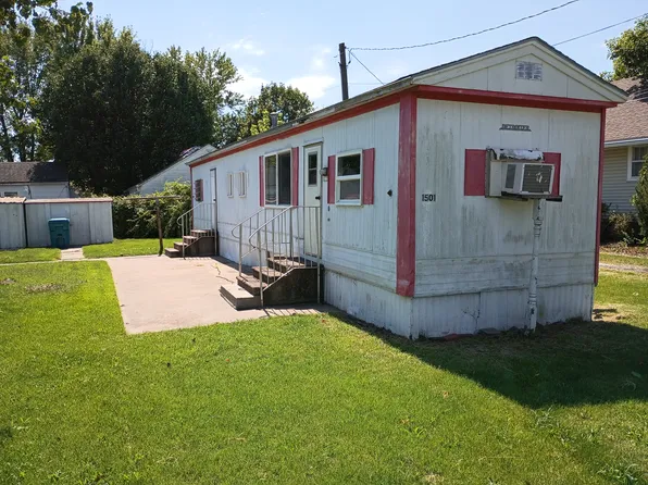 1501 Parker Ave, Osawatomie, KS 66064