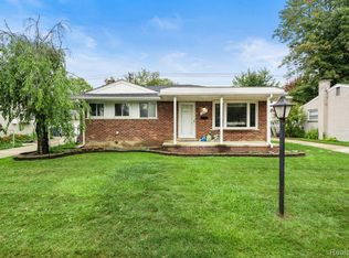 4041 Hayes St, Wayne, MI 48184