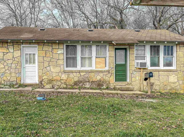 401 N College St, Yellville, AR 72687