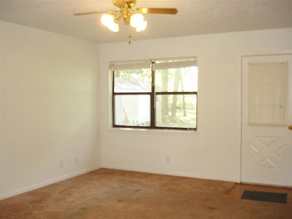 5th image of 365 Town East Dr