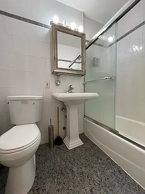 Rented by Bohemia Realty Group | media 7