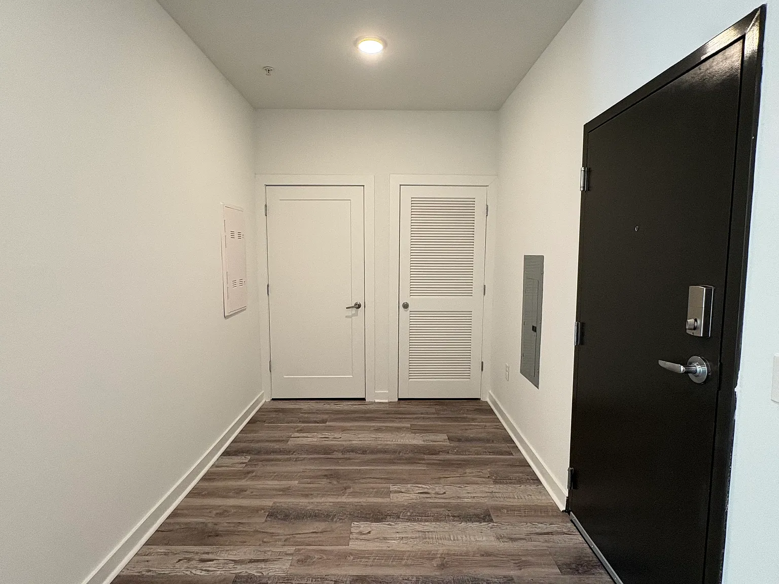 2 bed, 1108 sqft, $2,200 — Photo 2