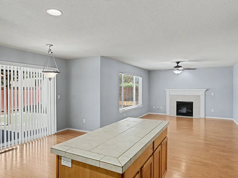 305 Casting St SE — Photo 22