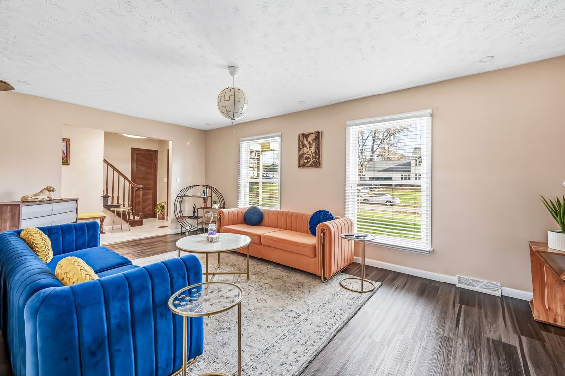 next background image