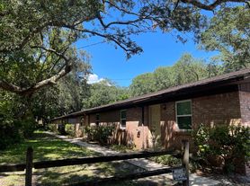 176 Monahan Dr NE, Fort Walton Beach, FL