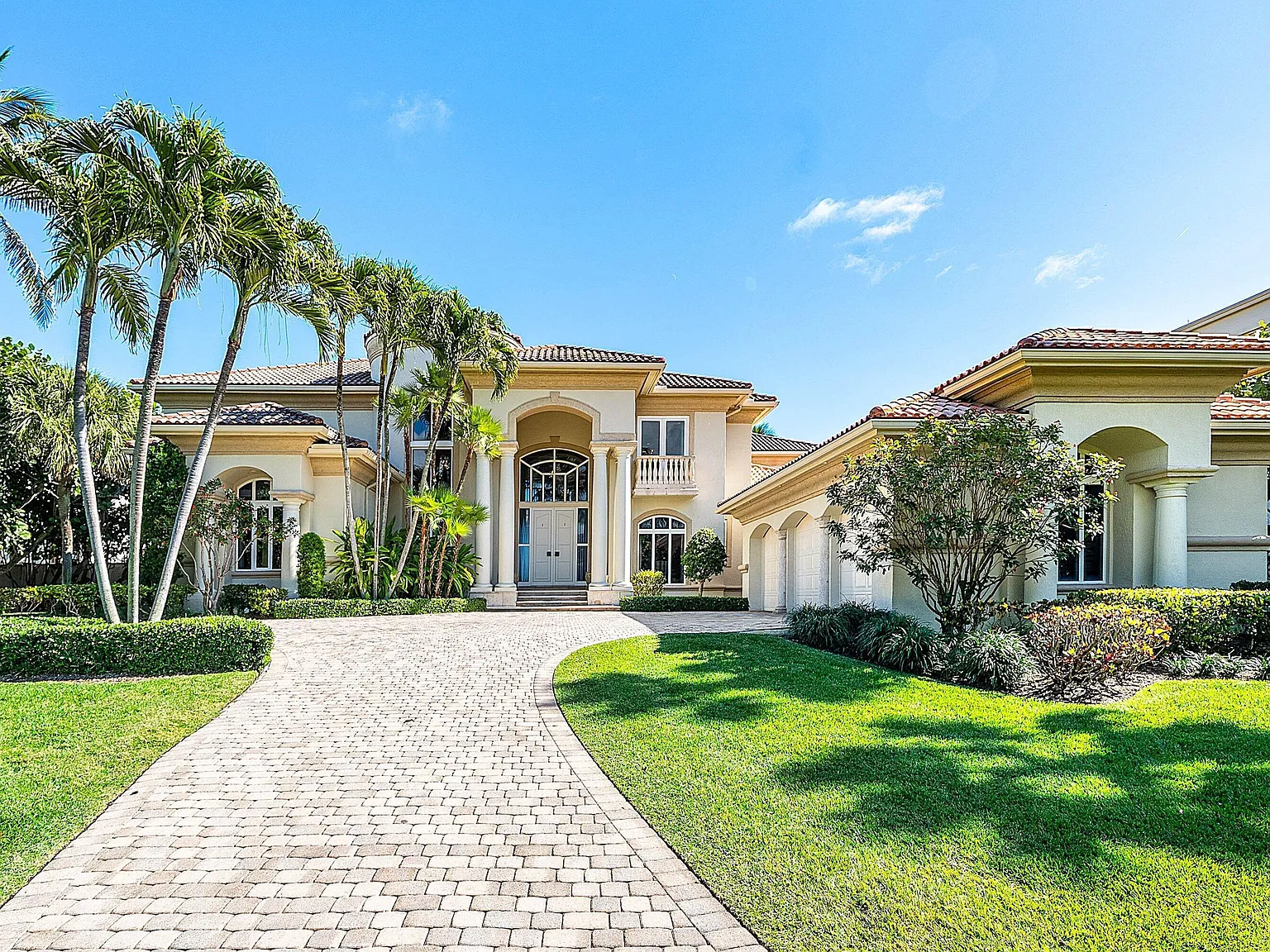 6 bed, 8.0 bath, 7959 sqft, $75,000 — Photo 4