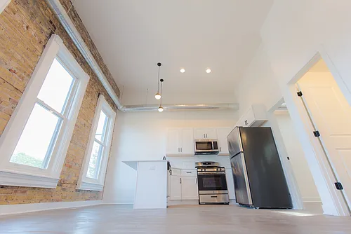 415 W North Ave #301 Photo 1