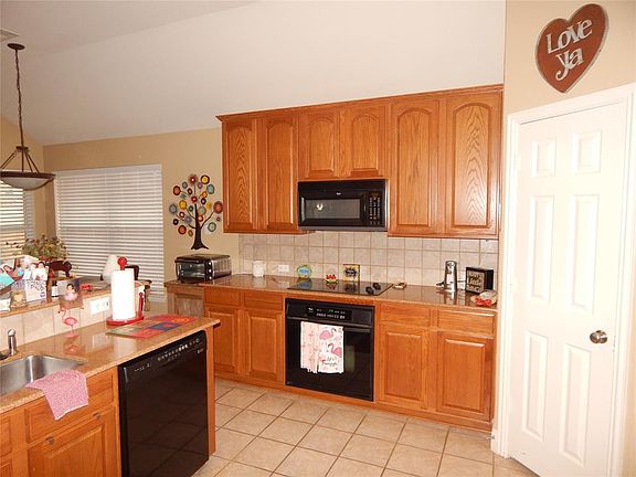 4th image of 2620 Coral Cove Dr