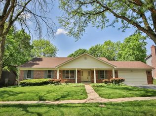 319 Stablestone Dr, Chesterfield, MO