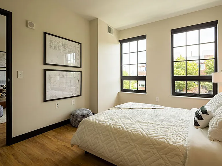 Battery Park Lofts — Photo 30