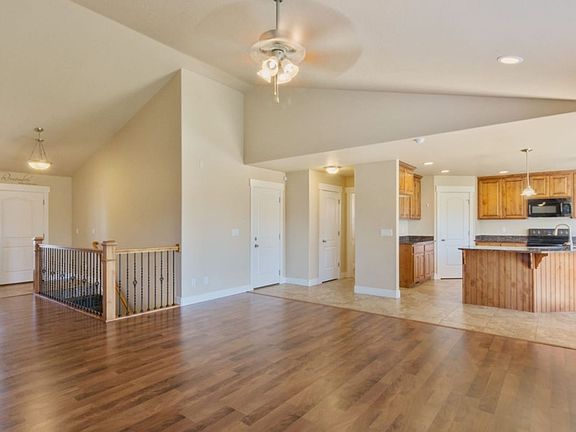 5th image of 692 W 1250th St S