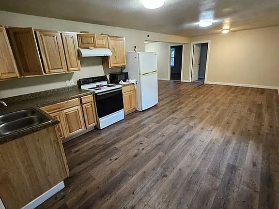 3rd image of 51287 Hatfield Rd Unit B