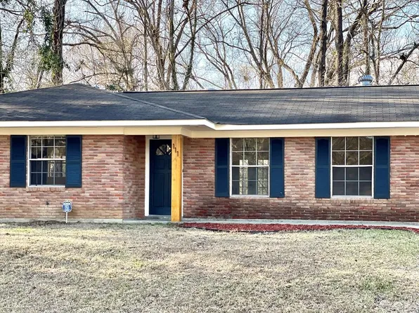 111 Laurel Hill Dr, Natchez, MS 39120