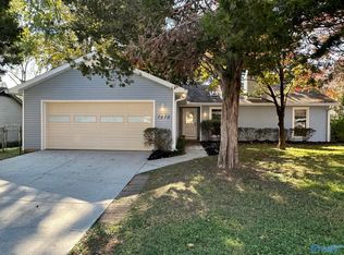 1010 Sharpsburg Dr SE, Huntsville, AL 35803