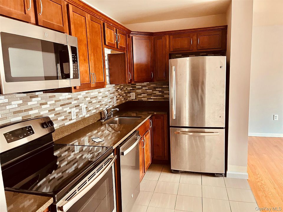 1st image of 160 Chatterton Ave #1A