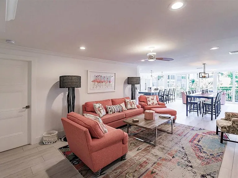 1125 W Peppertree Dr #102 — Photo 4