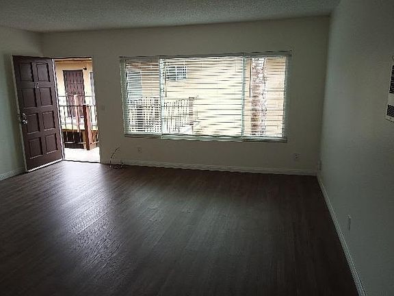 4th image of 4240 43rd St APT 12