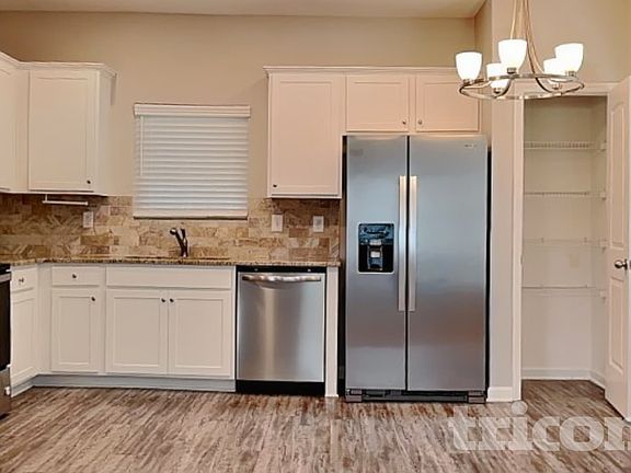 4th image of 456 Clematis Ct