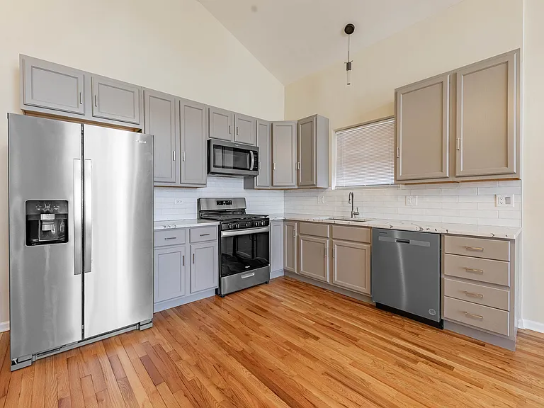 5933 W Huron St #3N — Photo 8