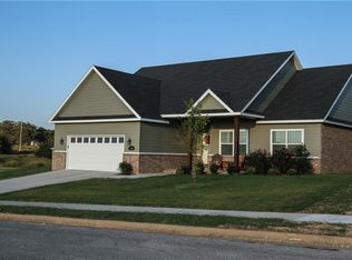 2401 Hope Ln, Siloam Springs, AR 72761