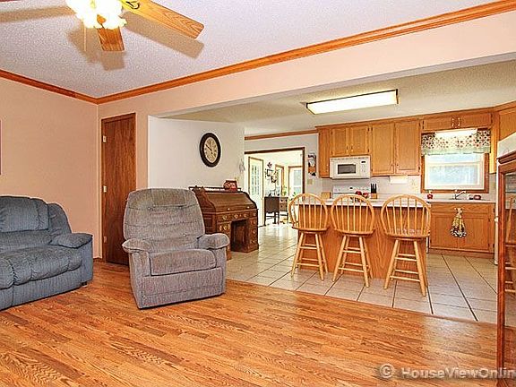 2nd image of 427 County Road 325