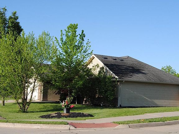 2nd image of 3911 Richmond Heights Ct