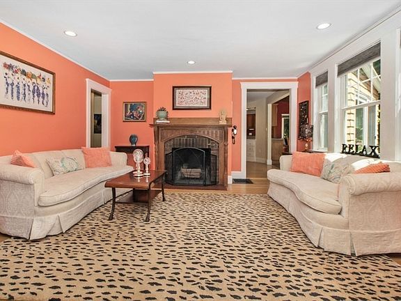 3rd image of 19 Mount Vernon Ave