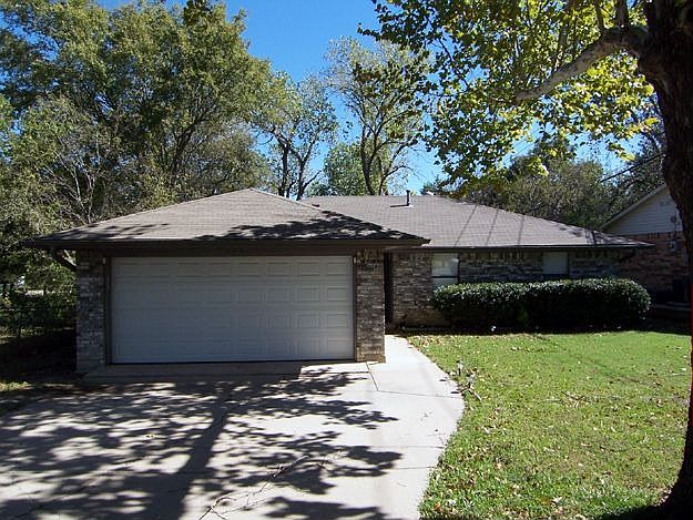 1st image of 1305 Meadow Park Dr