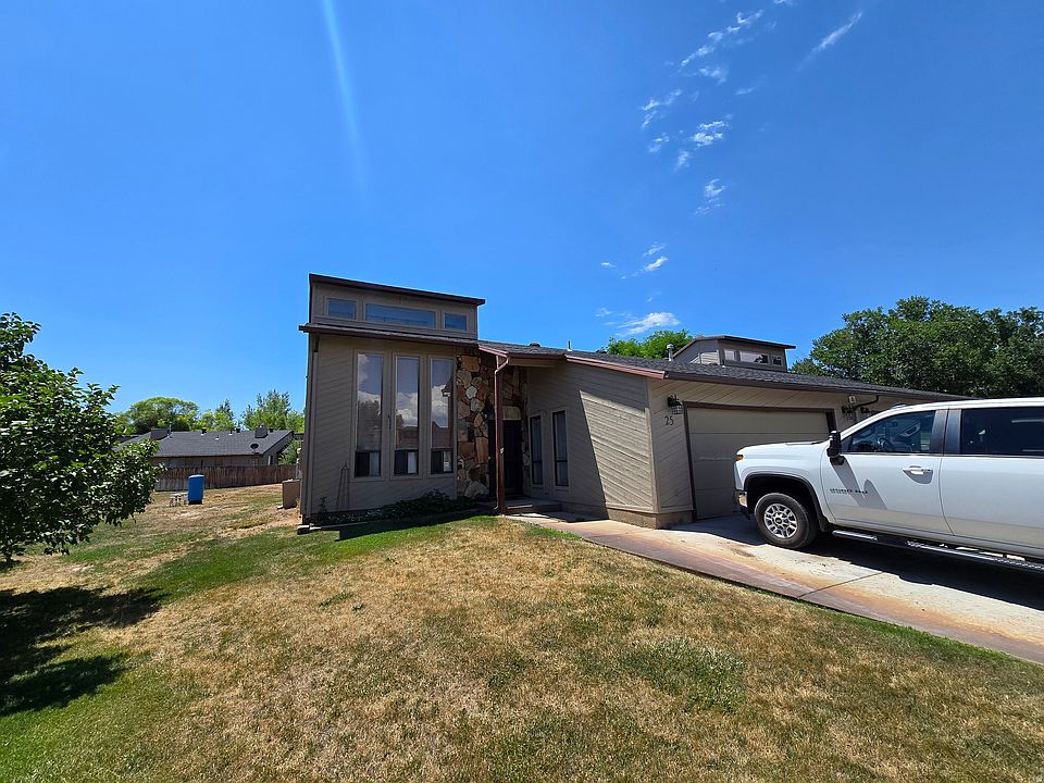 1st image of 25 Park Cir