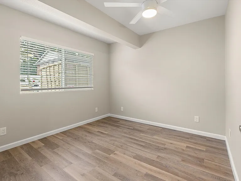 165-175 San Angelo Ave — Photo 16