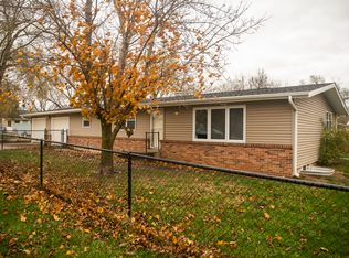 2102 W 4th St, Dixon, IL 61021