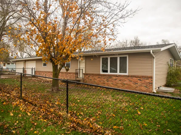 2102 W 4th St, Dixon, IL 61021