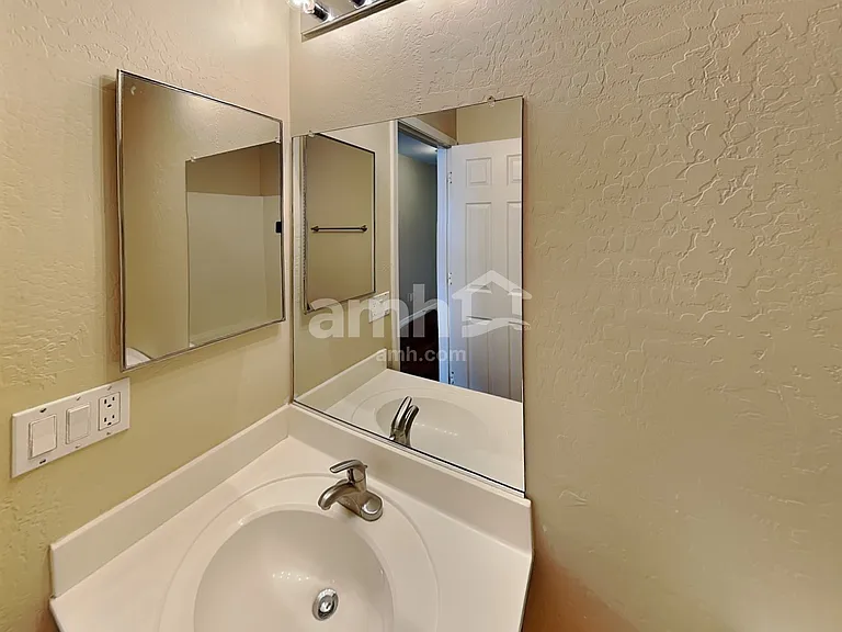 11229 W Mariposa Dr — Photo 9