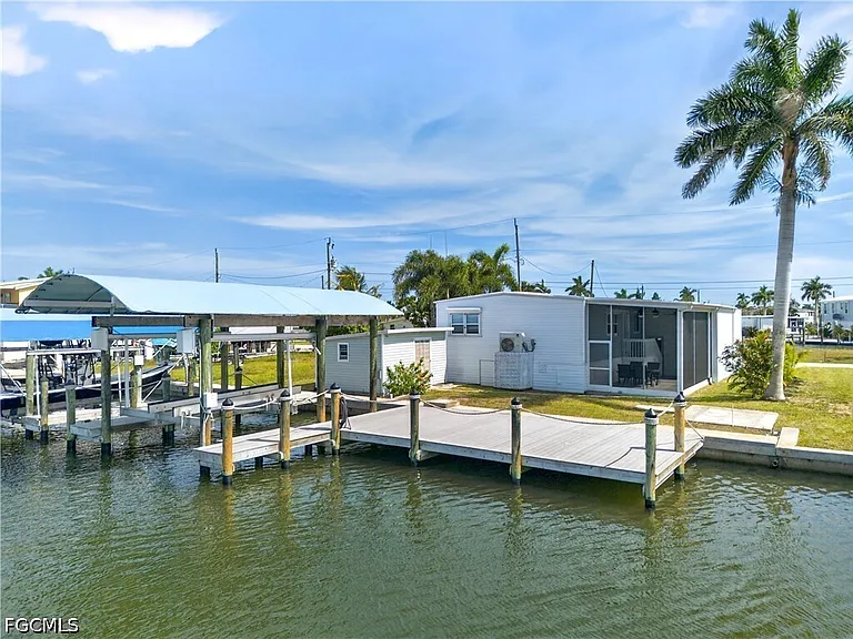 3864 Royal Palm Dr — Photo 28