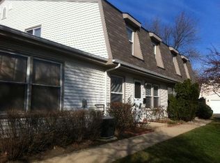 1720 Queensbury Cir, Hoffman Estates, IL 60169