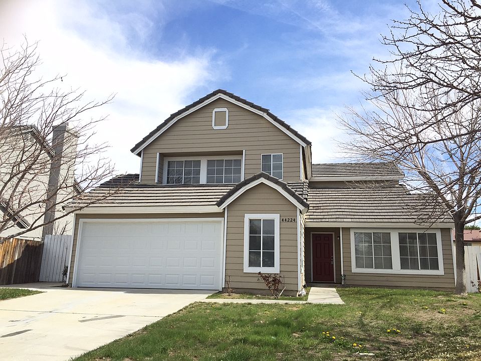 1st image of 44224 Sea Breeze Ln