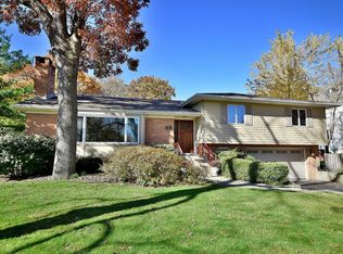 174 Fairbank Rd, Riverside, IL 60546