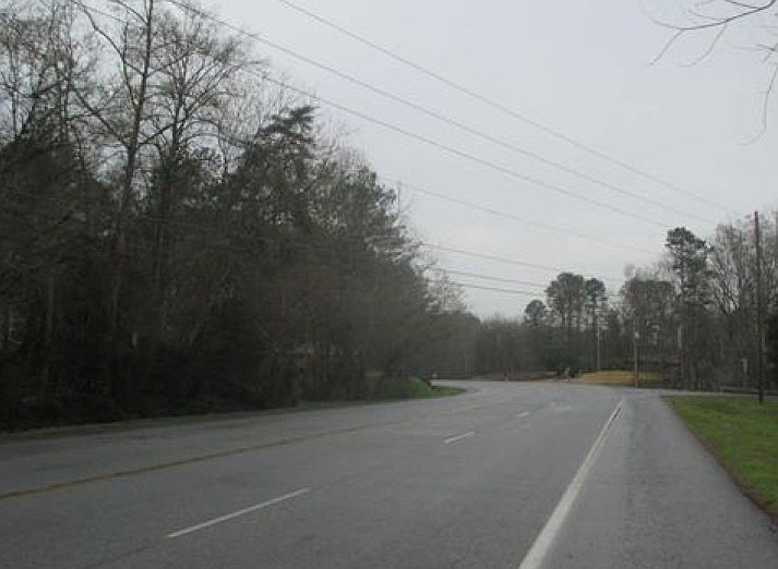 2nd image of 2404 Mlk Jr Blvd